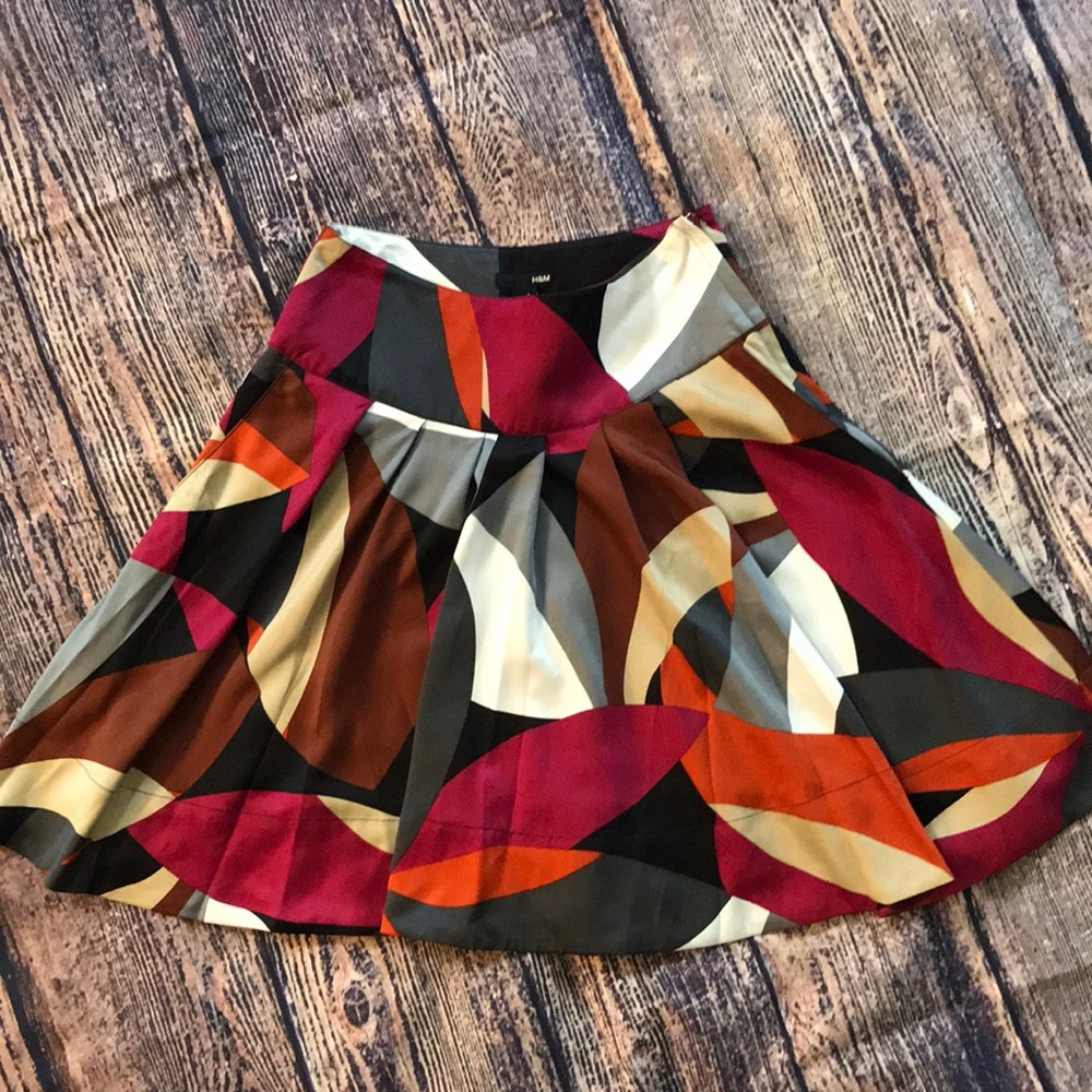 H&M Flair Skirt. Size 4 Excellent Condition